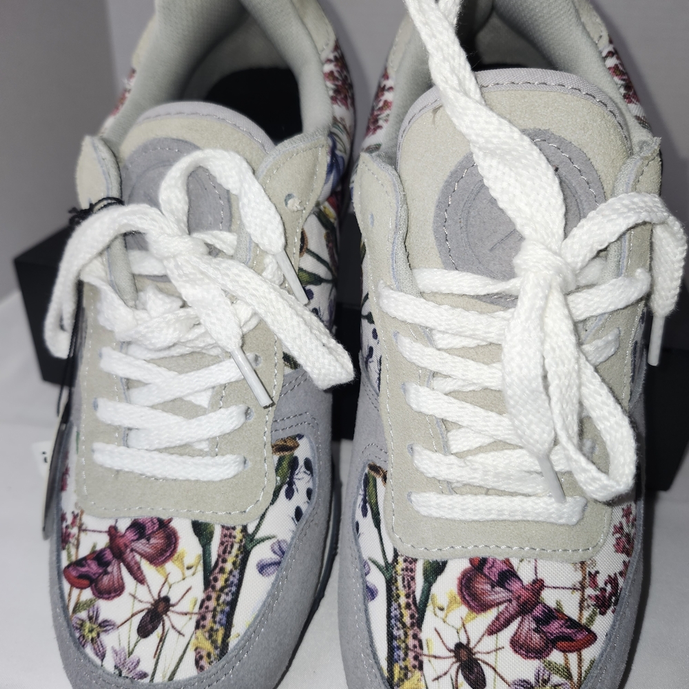 Inkkas Insects/Bug Print Sneakers Women's Size 7 New With Tag